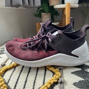 NIKE Free TR Flyknit 3 Leather Sneakers  AQ2049-600 WOMENS 8.5 Burgundy Ash